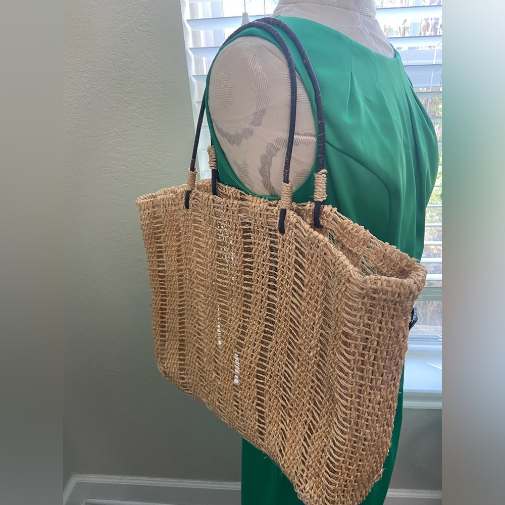 Summer Abaca Straw Medium Tote Bag Leather Handles Made in Philippines - Picture 5 of 10